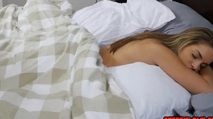 Stepbro sneaks his dick inwards sleeping sis Kimmy Granger vagina